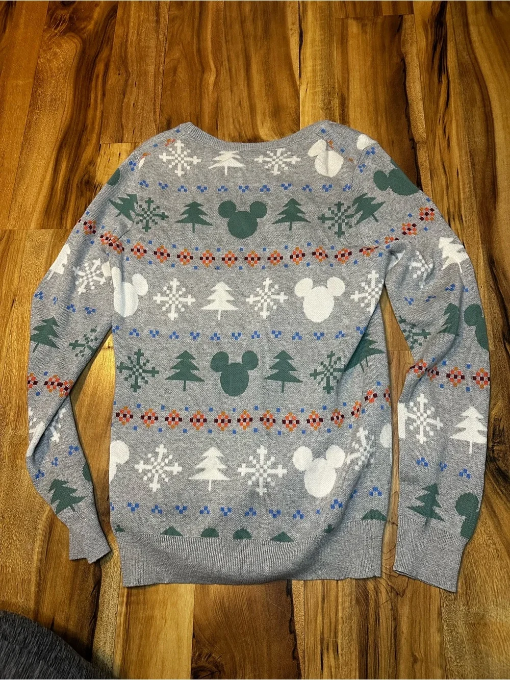 Disney Amazon Essentials Mickey Mouse Fair Isle Christmas Sweater Gray Medium